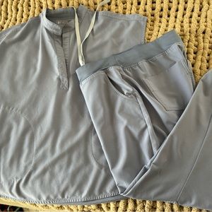 FIGS Women's Scrub Set Large